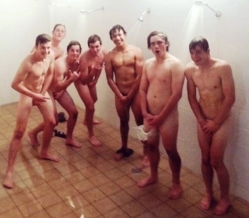 bunch-of-straight-guys-in-shower.jpeg