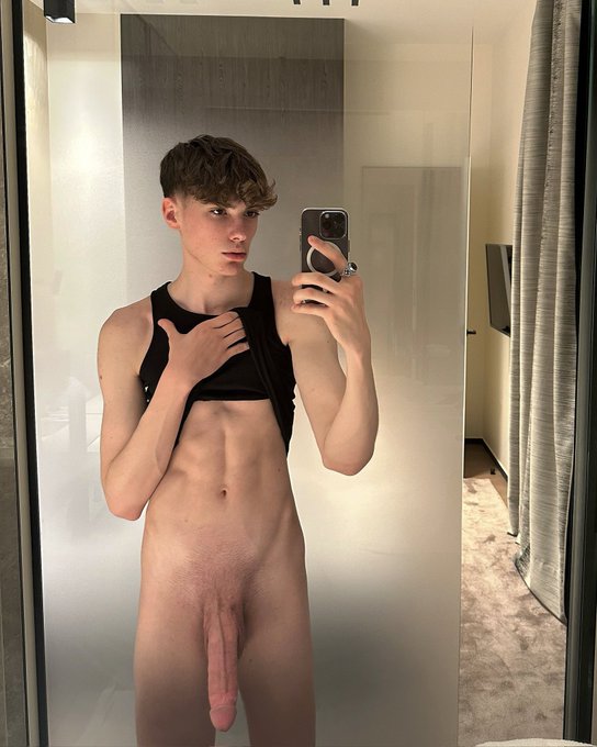 cute-boy-taking-selifie-with-very-long-cock.jpeg