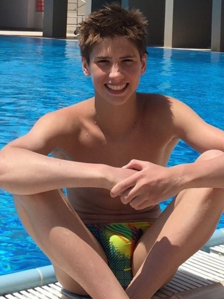 hot-boy-swimmer.png