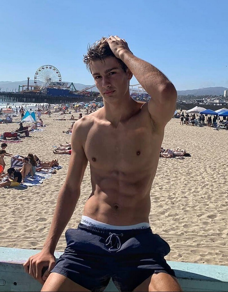 hot-guy-at-beach.jpeg