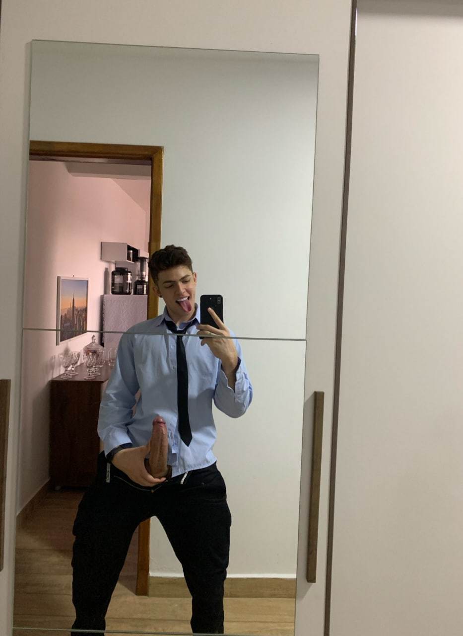 hot-guy-in-tie-showing-cock.jpeg