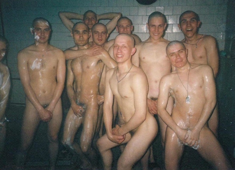 military-guys-showering.jpeg
