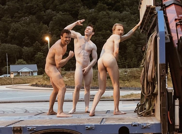 naked-straight-guys.jpeg