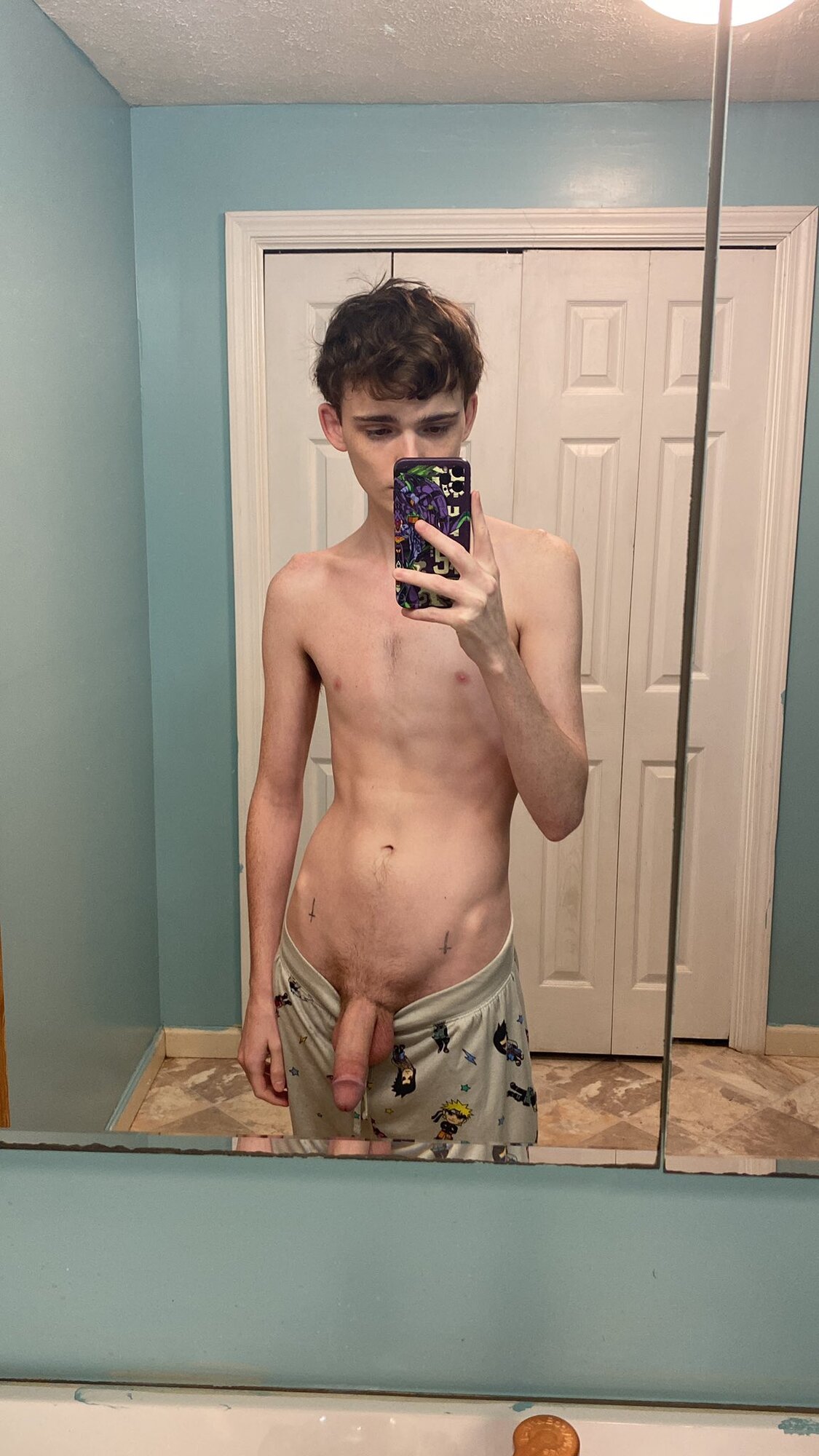 nude-teen-boy-selfie.jpeg