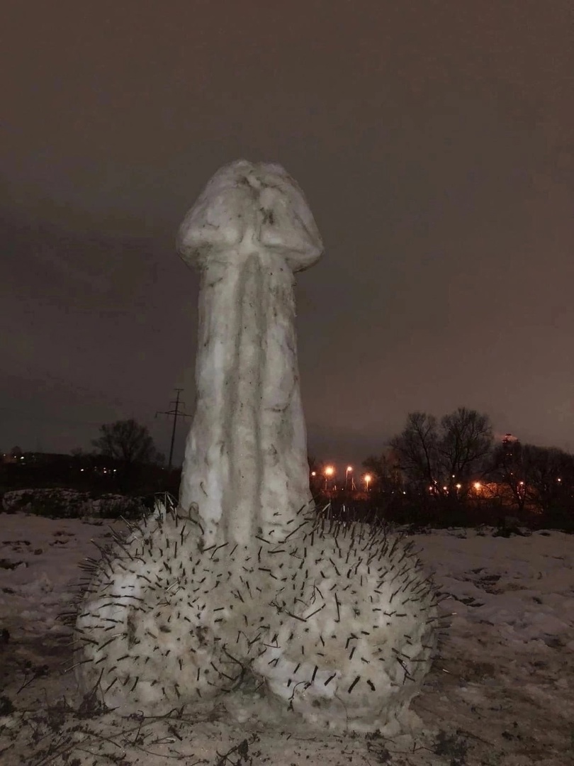 penis-sculpture-made-from-snow.jpeg