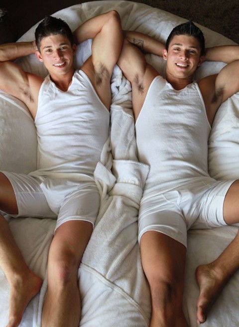 real-identical-brothers-in-underwear.jpeg