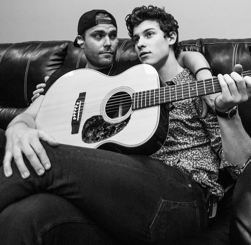 shawn-mendes-with-guy-cuddling.jpeg