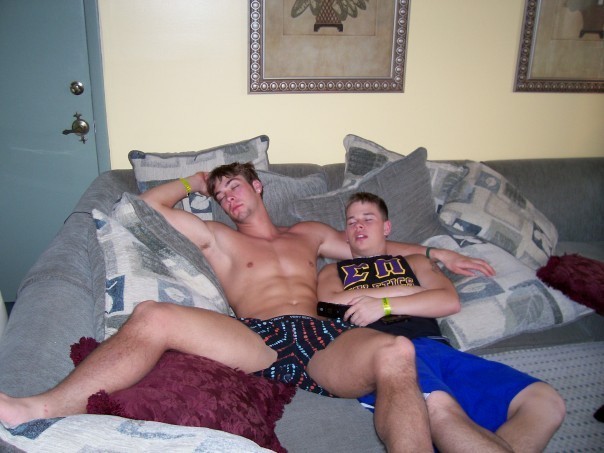 straight-guys-passed-out.jpg