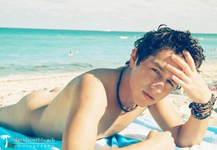 nick jonas beach.jpg