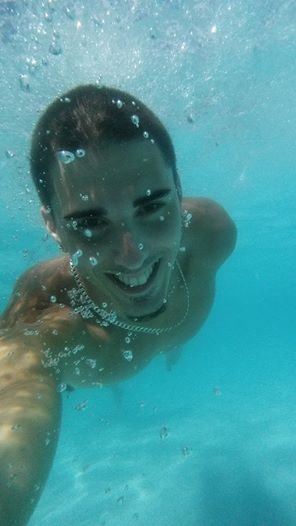 Damien under water.jpg