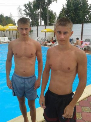 Romanian twins, 002.jpg