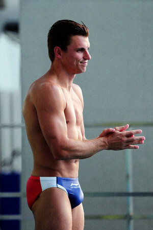 24 Olympic-Diver-Troy-Dumais-Bulge-3.jpg