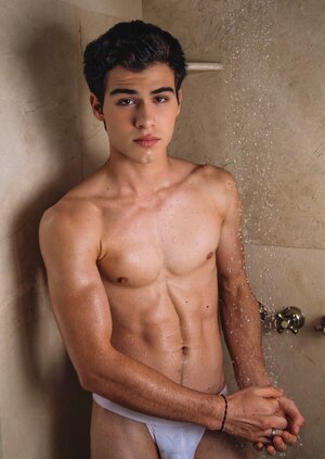hot-college-guy-shower.jpg