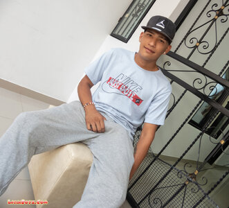 Dario bi top (1).jpg