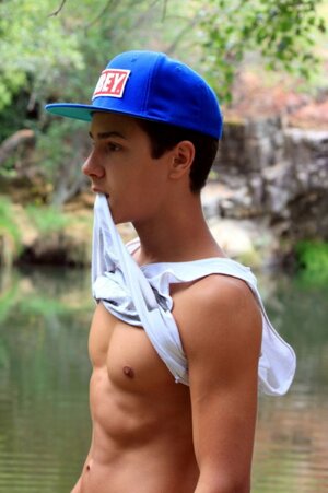 boy-with-very-nice-body.jpeg boy-with-very-nice-body.jpeg