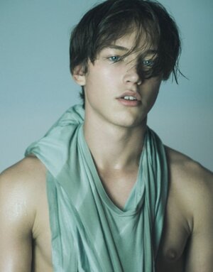 sexy-guy-hot-lips-hair-eyes.jpeg sexy-guy-hot-lips-hair-eyes.jpeg