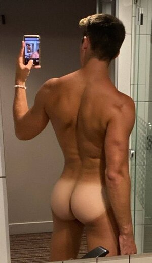 tan-teen-boy-selifie-ass.jpeg