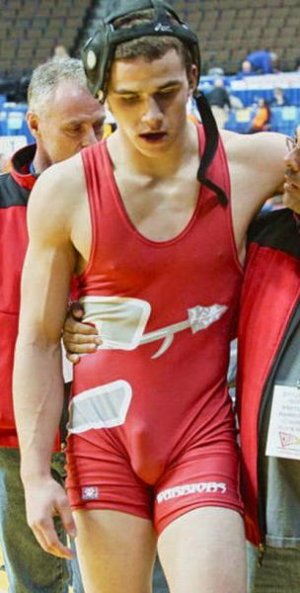 33f57b82dd9ecb95534a864f090e1290--wrestling-singlet-gay-guys.jpg