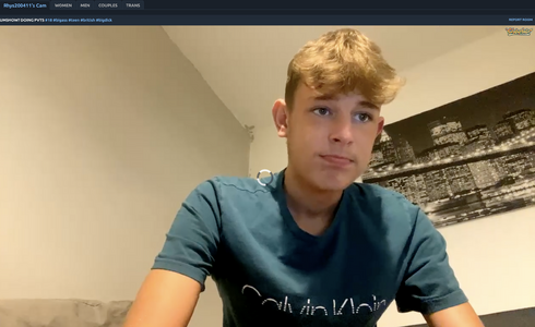 hot-teen-boy-from-uk-live-cams.png