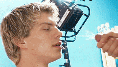 nT_7u8p1z2270bj505v1xv20a9v.gif