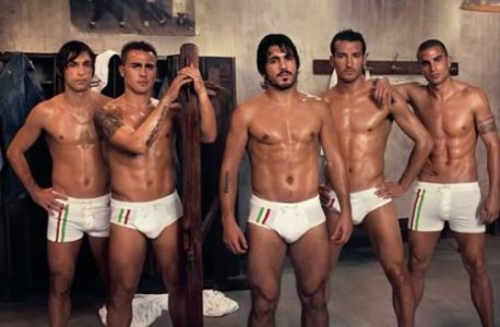 ItalianSoccerTeaminItalianFlag.jpg