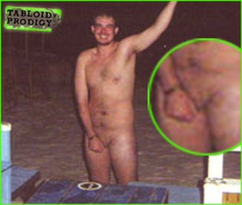 joran_van_der_sloot_naked2.jpg