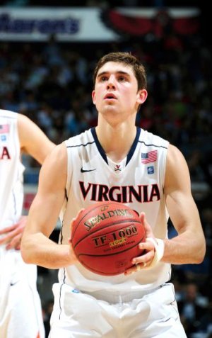 54ee8c7b1a7ea_-_sev-hottest-college-athletes-joe-harris-s2.jpg