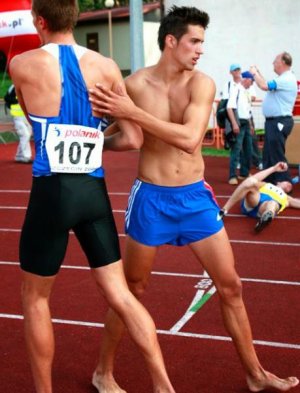 naked-athletes-track-and-field-013.jpg