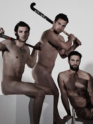 hocky-team-naked-de.jpg