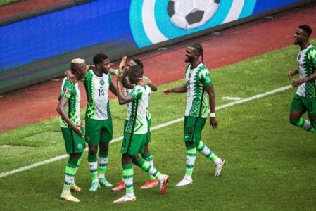 Super-Eagles-celebrate_1024x685_1024x685_800x535.jpg