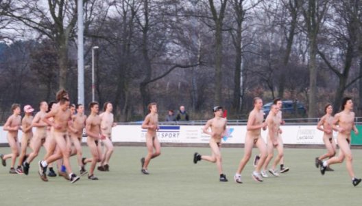 Dutch-sports-team-naked-3-1024x583.jpg
