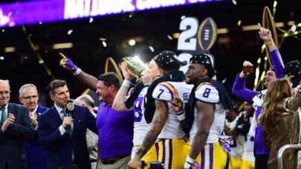 5 Burrow-smooches-trophy.jpg