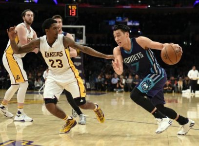 21 louis-williams-jeremy-lin-nba-charlotte-hornets.jpg