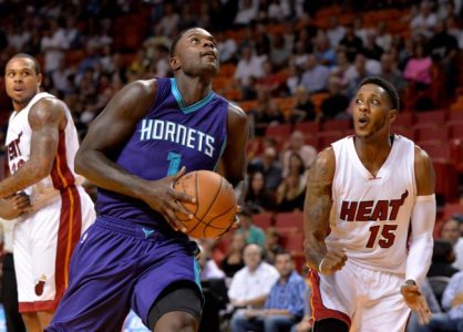 28 mario-chalmers-lance-stephenson-nba-charlotte-hornets-miami-heat2.jpg
