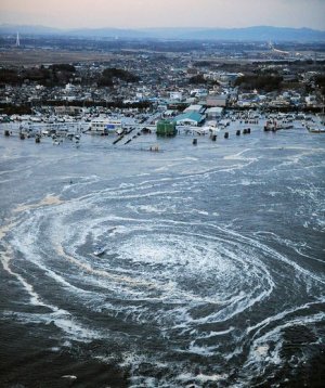 japan-tsunami.jpg