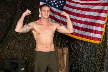 Nick fucks Noah (2).jpg