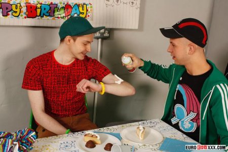 Deacon fucks Milo (3).jpg