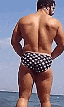 27- speedo-booty.gif