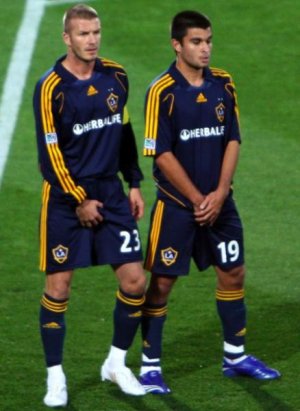 7 - David-Beckham-Grabbing-His-Crotch-2.jpg