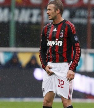 9 David-Beckham-Grabbing-His-Crotch.jpg