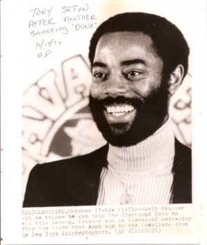 Walt Frazier.jpg