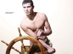 16 Benoit-Bouzekri-french-wrestler-300x220.jpg