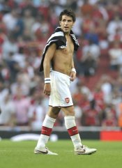 19 Spanish-Footballer-Cesc-Fabregas-Bulge-3.jpg