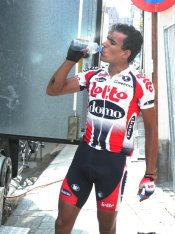 1 Cyclists-In-Tight-Lycra-3.jpg