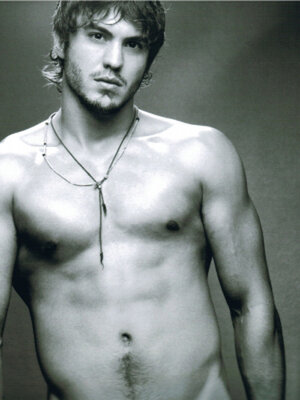 25 Juan-Martin-Hernandez-Nude-2.jpg